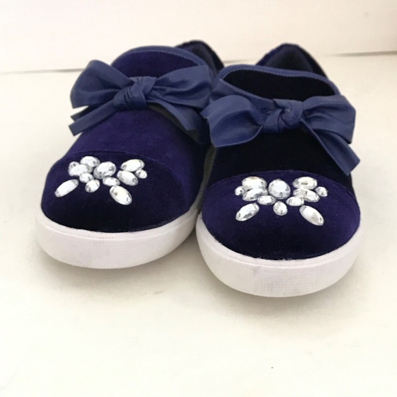BADGLEY MISCHKA Blue Velvet Sneakers Slip On Rhinestone Delight Bow Girls Size 1 - Picture 8 of 16